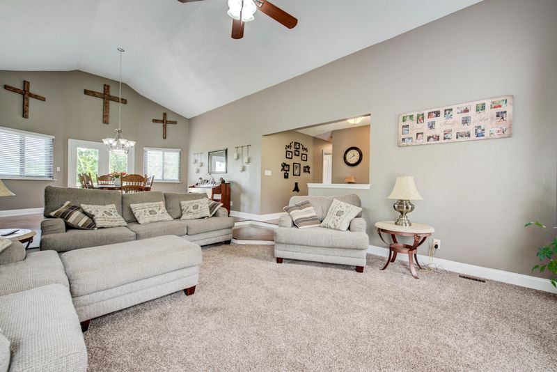 775 Butler Dr, Loudon, TN 37774