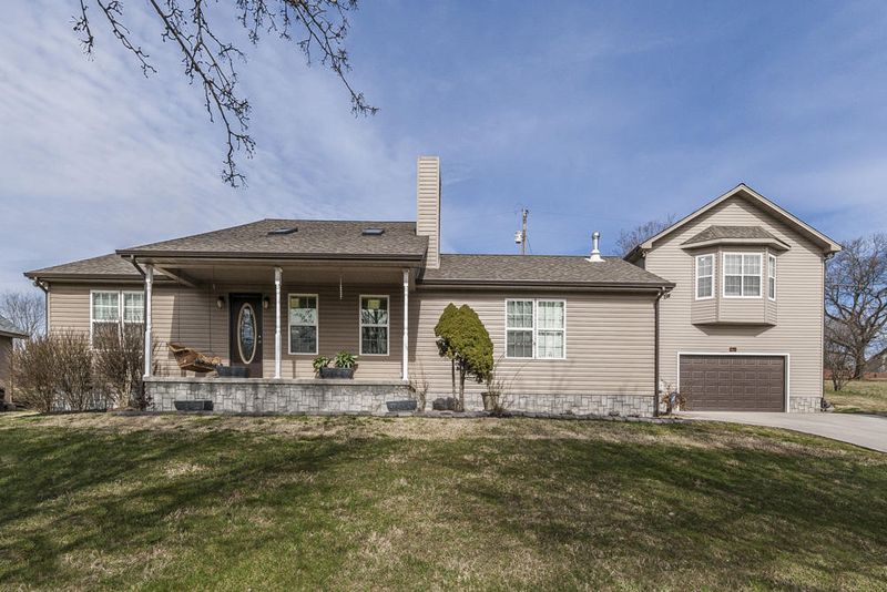 7755 Heiskell Rd, Powell, TN 37849