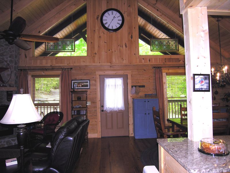 776 Cooper Hollow Rd, Tellico Plains, TN 37385