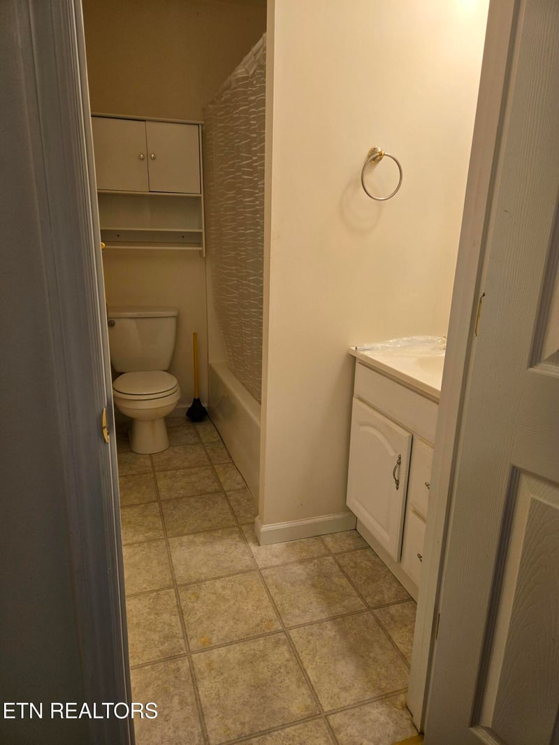 7760 Cranley Rd, Powell, TN 37849