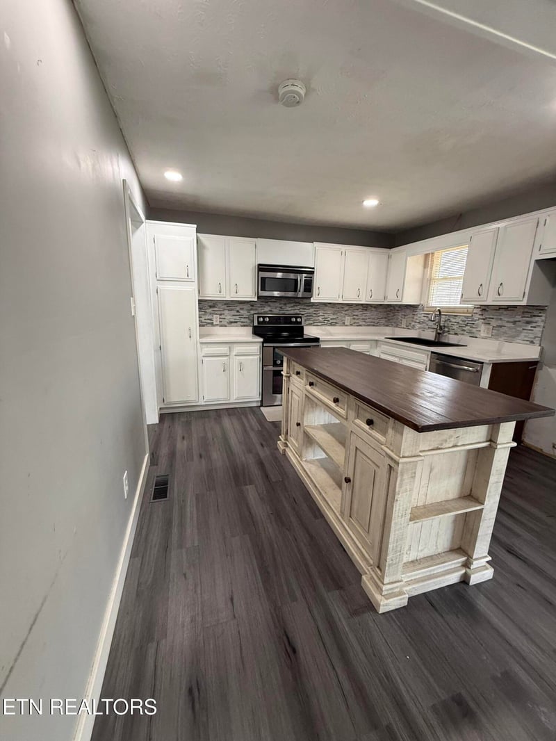 7769 Maida Vale Cir, Powell, TN 37849