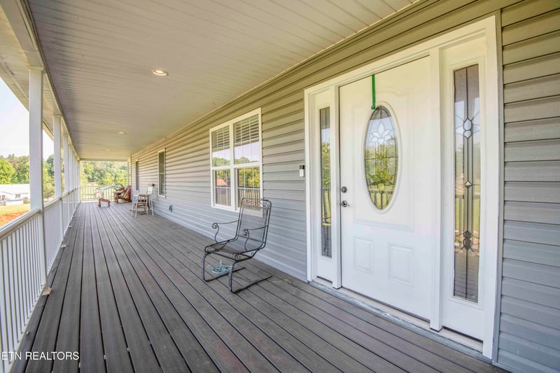 777 Cress Ln, Lenoir City, TN 37772