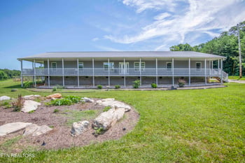 777 Cress Ln, Lenoir City, TN 37772