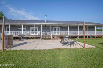 777 Cress Ln, Lenoir City, TN 37772
