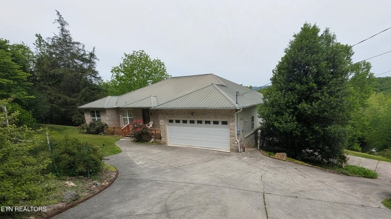 777 Poplar Creek Rd, Oliver Springs, TN 37840