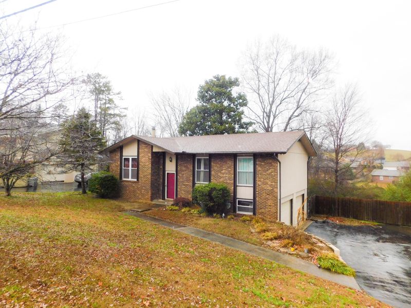 7776 Cranley Rd, Powell, TN 37849