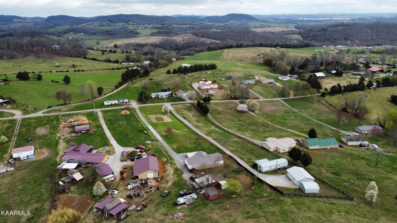 778 Howell River Rd, Rutledge, TN 37861