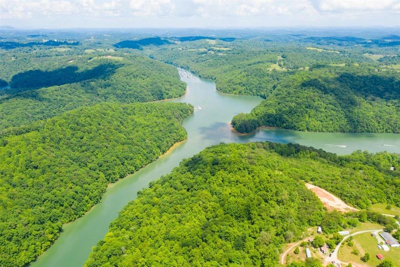 779 Landmark Rd, Jacksboro, TN 37757