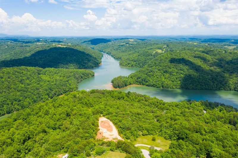 779 Landmark Rd, Jacksboro, TN 37757