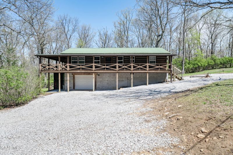78 Hillside Ln, Crab Orchard, TN 37723