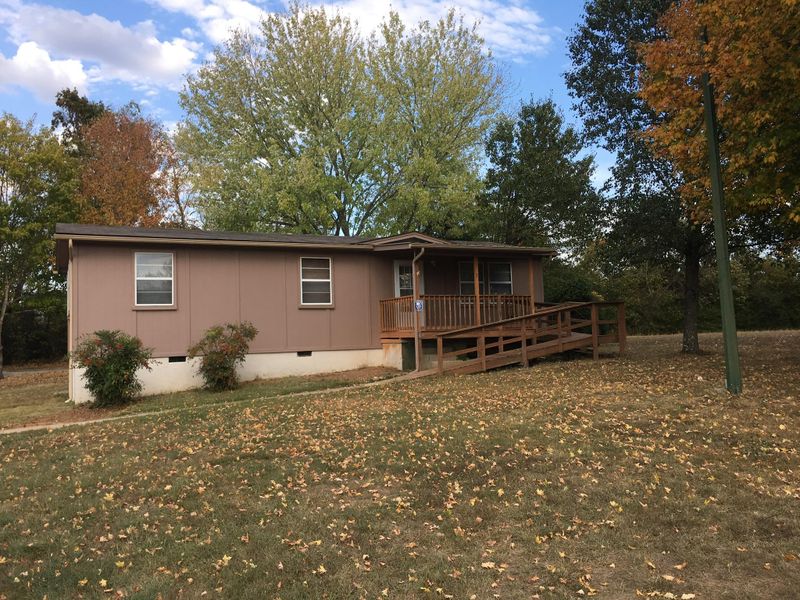 780 Hewins Rd, Lenoir City, TN 37772