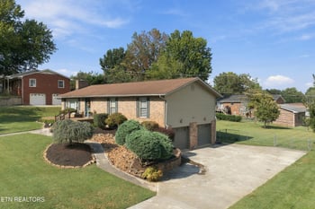 7800 Berkshire Blvd, Powell, TN 37849