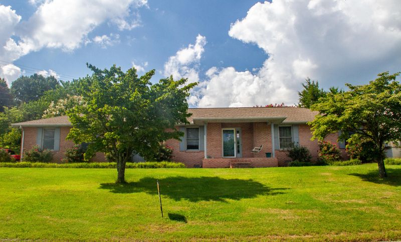 7800 Cedarcrest Rd, Knoxville, TN 37938