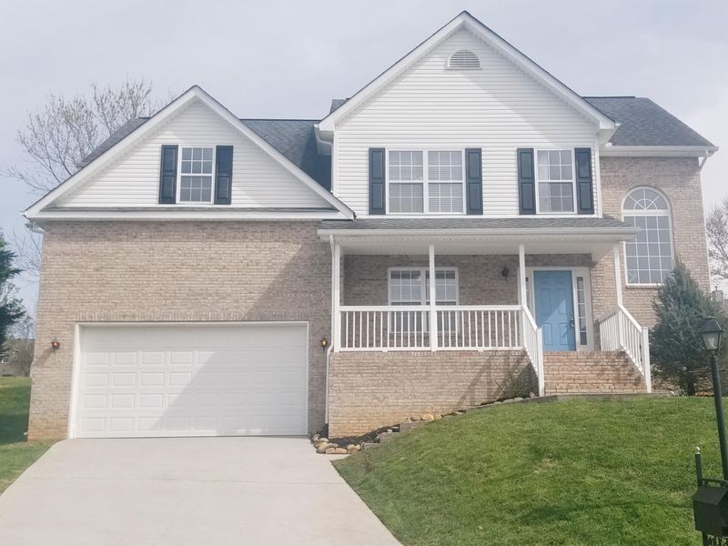 7800 Chipmunk Ln, Powell, TN 37849