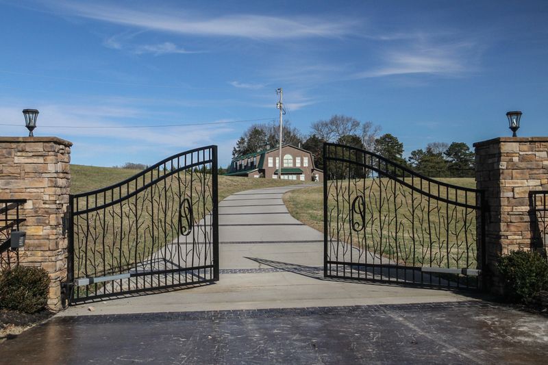7800 Morris Rd, Knoxville, TN 37938