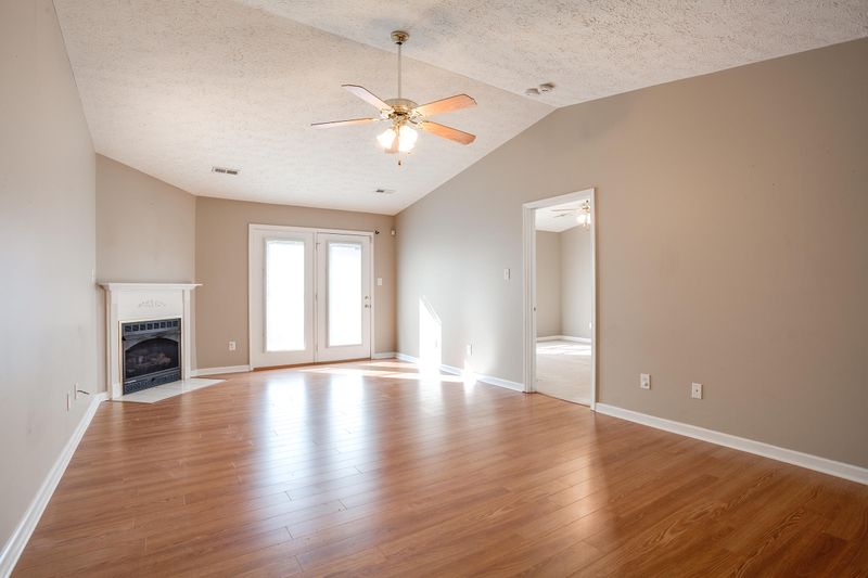 7800 Stone Garden Way, Powell, TN 37849