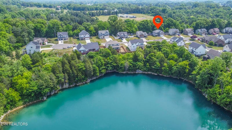 7802 Lake Mountain Ln, Knoxville, TN 37938