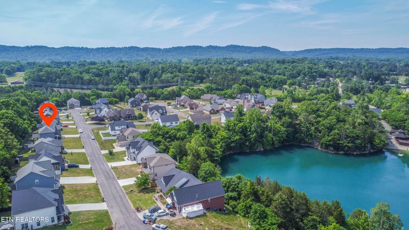 7802 Lake Mountain Ln, Knoxville, TN 37938