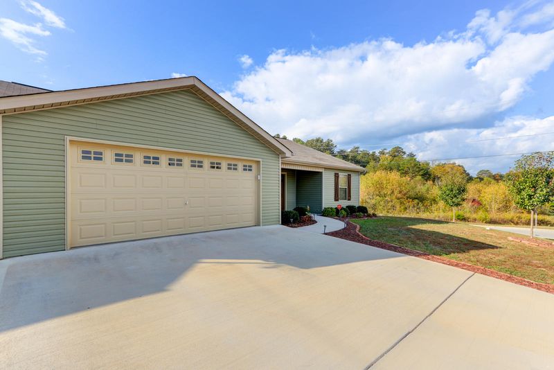7802 Stonewood Creek Dr, Corryton, TN 37721