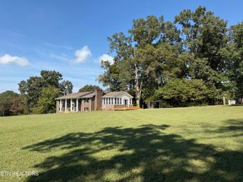 7803 Lucky Ln, Corryton, TN 37721