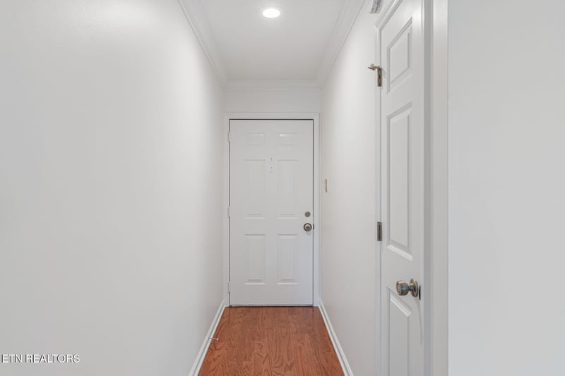 7804 Village Dr, Knoxville, TN 37919
