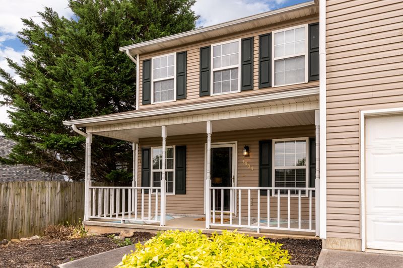 7805 Dawnview Rd, Powell, TN 37849