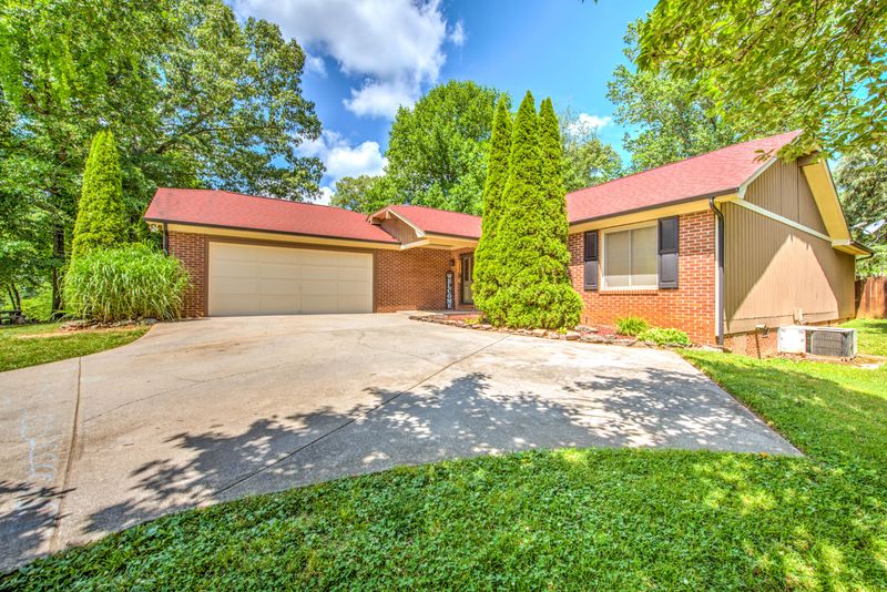 7805 Timber Glow Tr, Knoxville, TN 37938