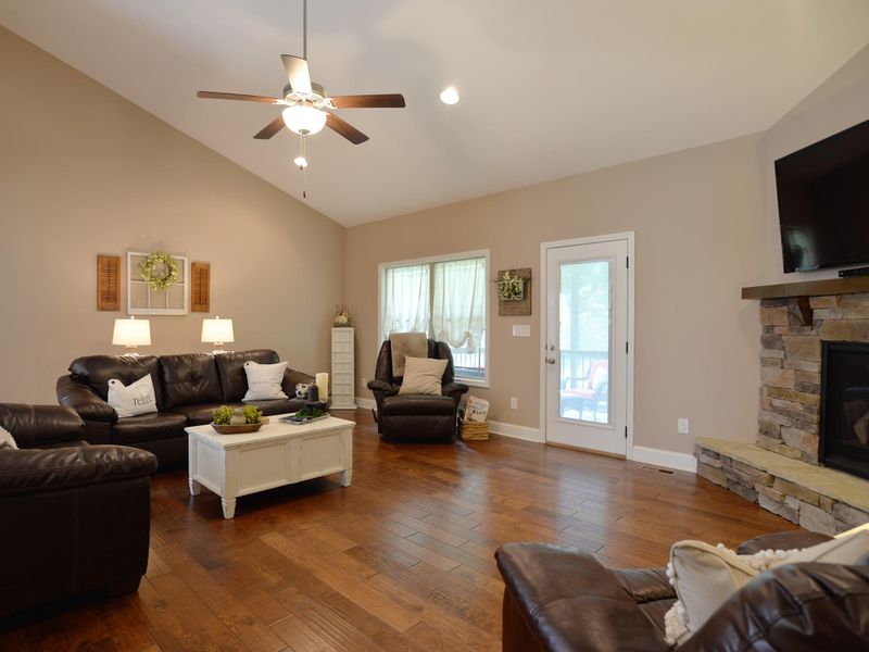 7807 Saddlebrooke Dr, Knoxville, TN 37938