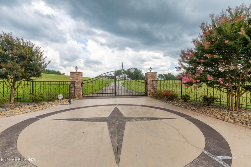 7808 Morris Rd, Knoxville, TN 37938