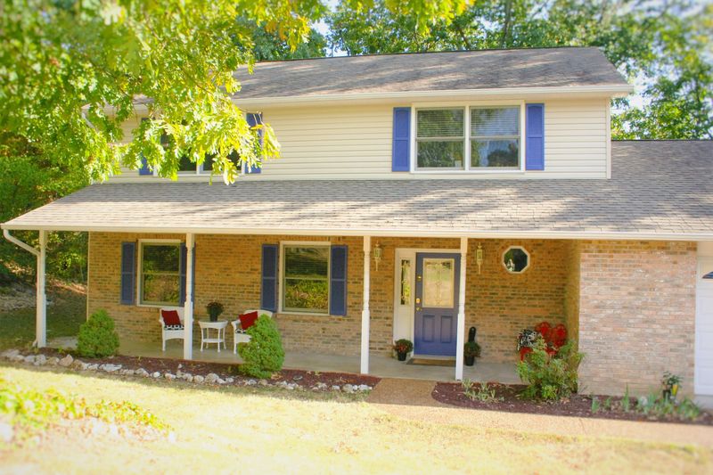 7808 Senate Ln, Knoxville, TN 37931