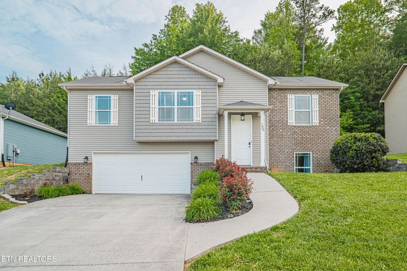7809 Elkton Ln, Powell, TN 37849