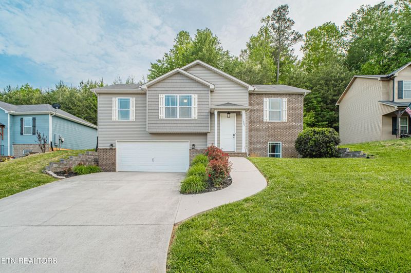 7809 Elkton Ln, Powell, TN 37849