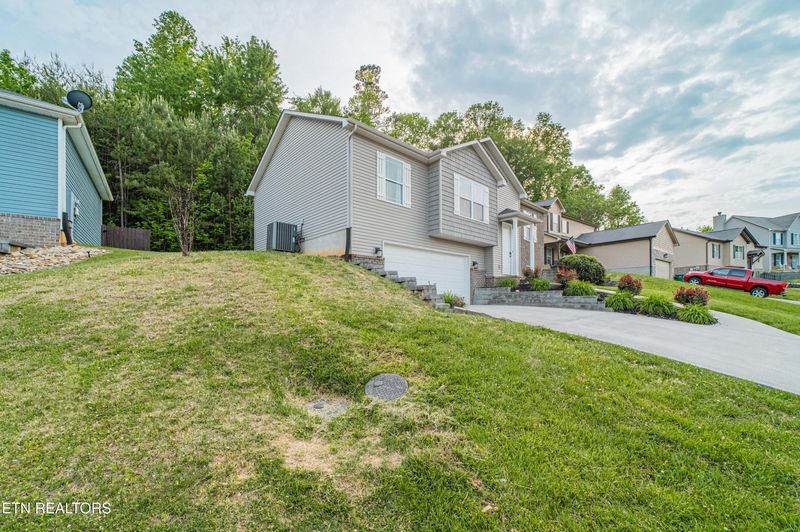 7809 Elkton Ln, Powell, TN 37849
