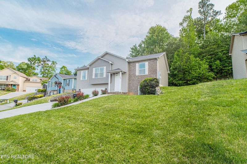 7809 Elkton Ln, Powell, TN 37849