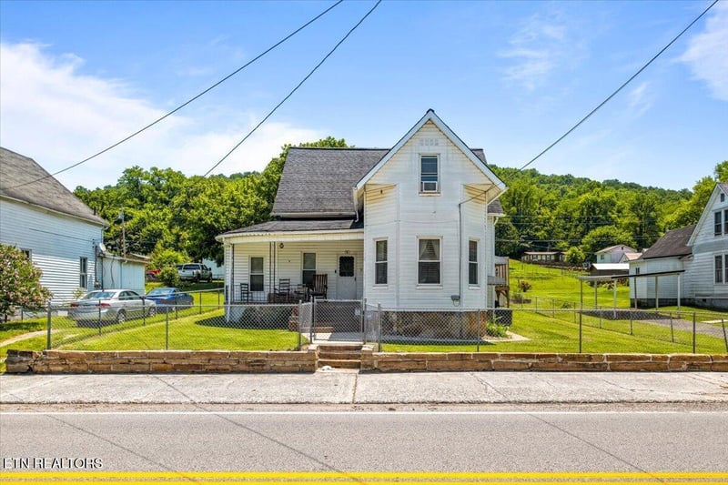 781 S Main St, Jellico, TN 37762