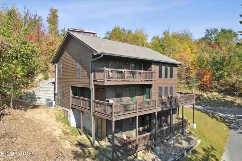 781 Village Loop Rd, Gatlinburg, TN 37738