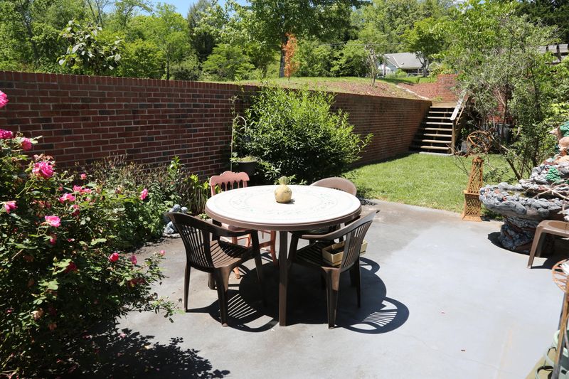 7810 Galaxy Way, Powell, TN 37849