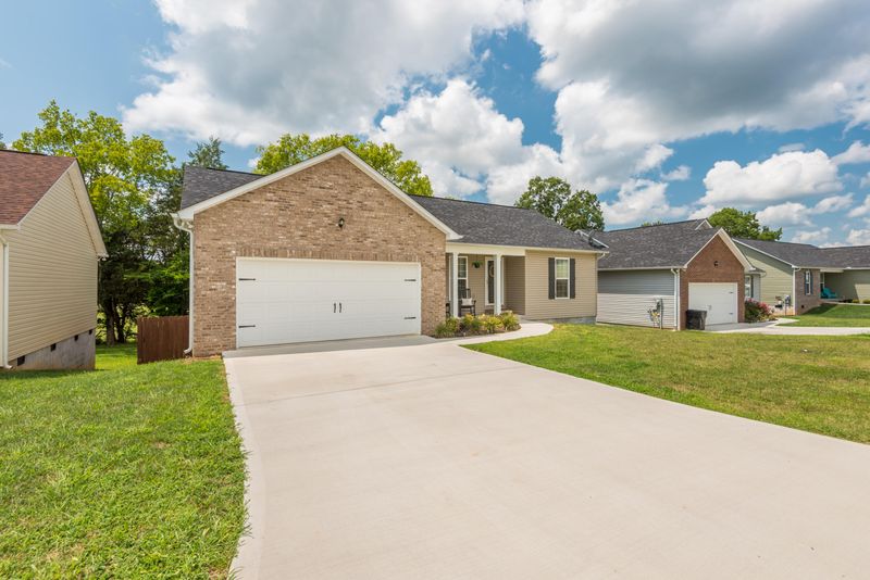 7811 Edwards Place Blvd, Corryton, TN 37721