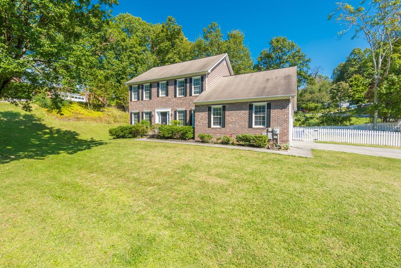 7811 Representative Ln, Knoxville, TN 37931