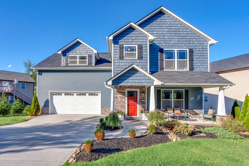 7812 Elkton Ln, Powell, TN 37849