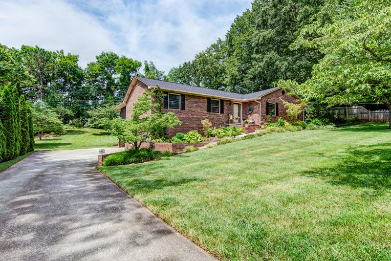 7813 Camberley Dr, Powell, TN 37849