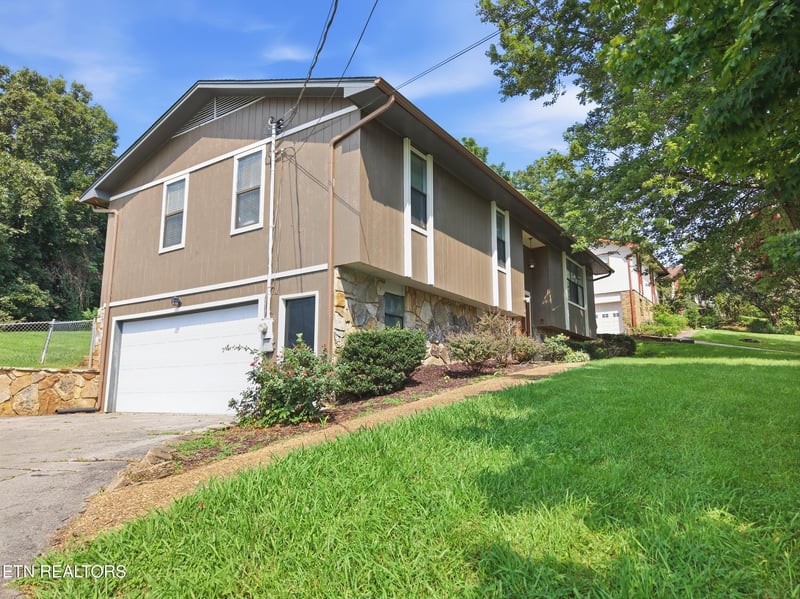7813 Cedarcrest Rd, Knoxville, TN 37938