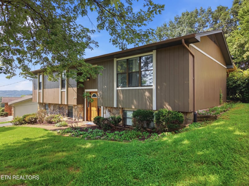 7813 Cedarcrest Rd, Knoxville, TN 37938