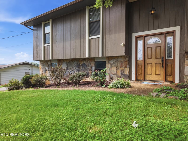 7813 Cedarcrest Rd, Knoxville, TN 37938