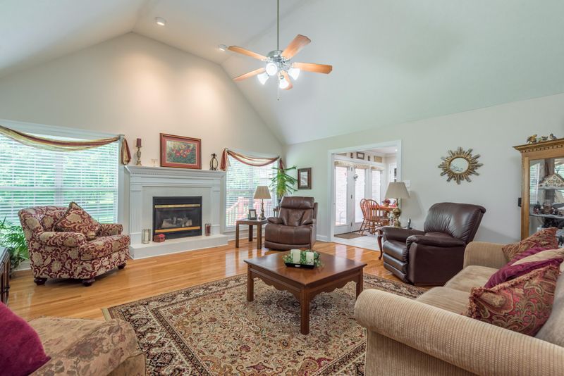 7813 Scenic View Dr, Knoxville, TN 37938