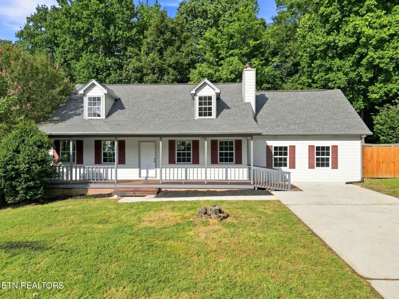 7813 Shadowood Dr, Knoxville, TN 37938
