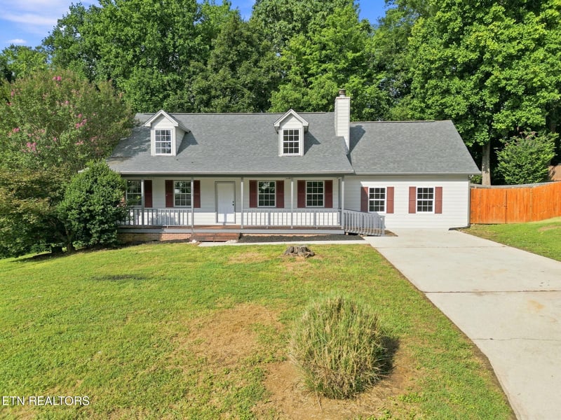 7813 Shadowood Dr, Knoxville, TN 37938