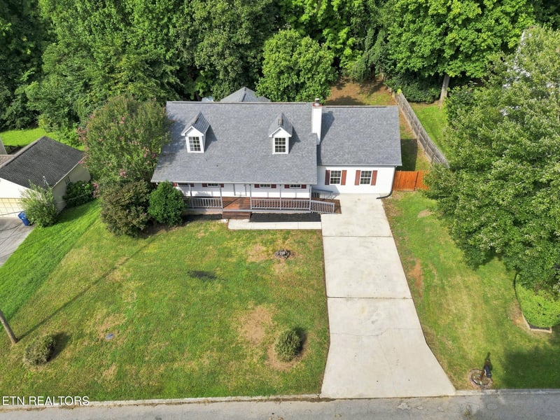 7813 Shadowood Dr, Knoxville, TN 37938