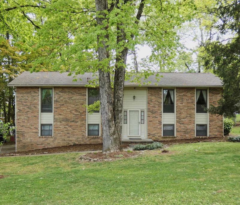 7817 Cranley Rd, Powell, TN 37849