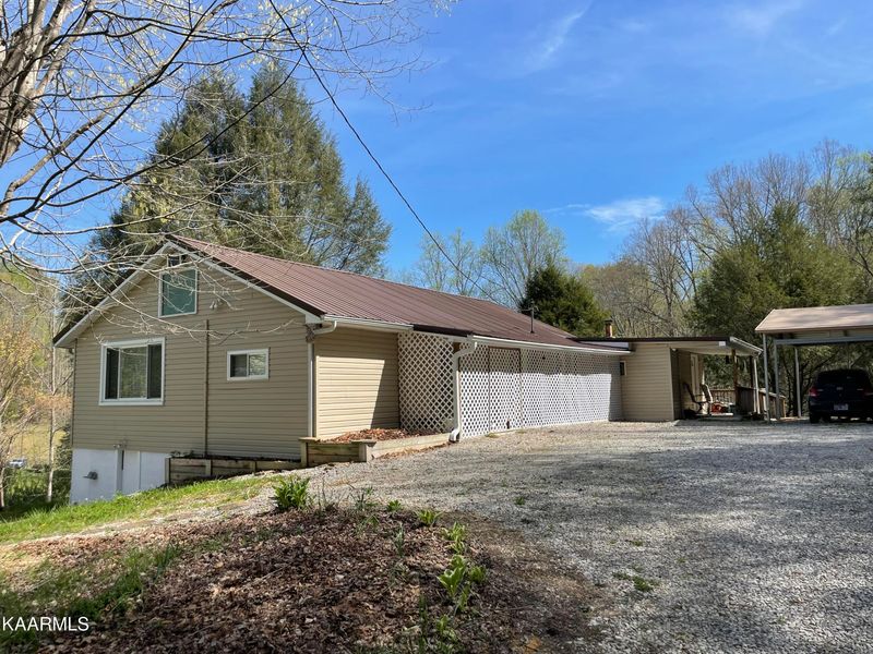 782 Lone Rd, Pioneer, TN 37847